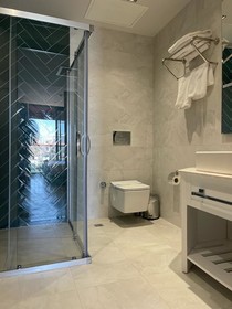 Dubh Linn Hotel