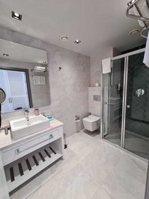 Dubh Linn Hotel