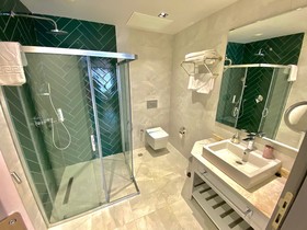 Dubh Linn Hotel