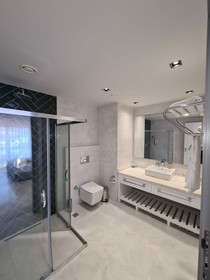 Dubh Linn Hotel