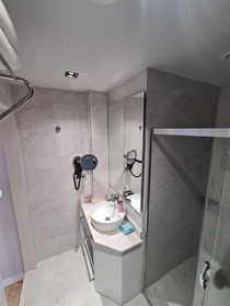 Dubh Linn Hotel
