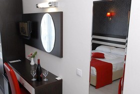 Eleven Hotel