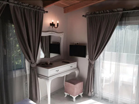 Erythros Boutique Hotel