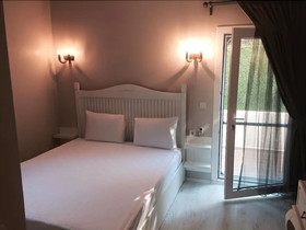 Erythros Boutique Hotel