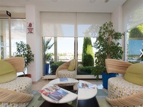 Kamer Suites & Hotel