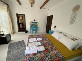 Nadide Duru Alacati