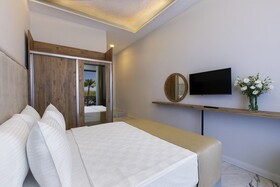 Enki Spinoza Thermal & Resort Hotel