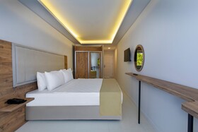 Enki Spinoza Thermal & Resort Hotel