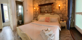 Maison D'Azur Boutique Hotel
