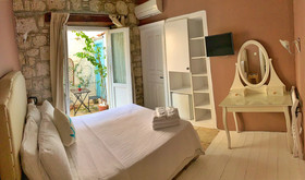 Maison D'Azur Boutique Hotel