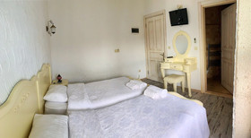 Maison D'Azur Boutique Hotel