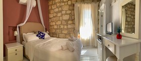 Maison D'Azur Boutique Hotel