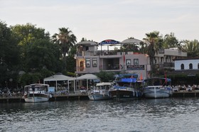 Palmyra Hotel & Sky Lounge