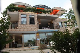 Palmyra Hotel & Sky Lounge
