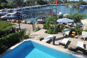 Palmyra Hotel & Sky Lounge