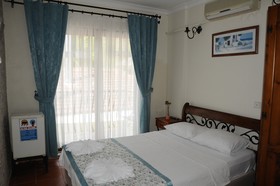 Palmyra Hotel & Sky Lounge