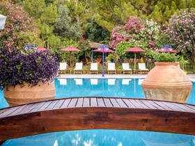 Marphe Hotel Suites & Villas