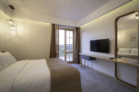 Zeyt Inn Hotel