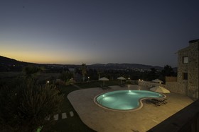 Zeyt Inn Hotel