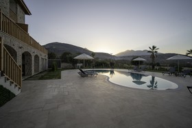 Zeyt Inn Hotel
