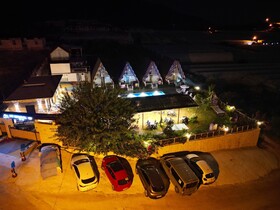 Bu Bungalow Hotel