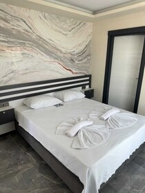 44 Hotel