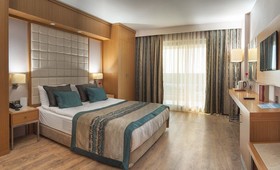 Aquasis De Luxe Resort & Spa