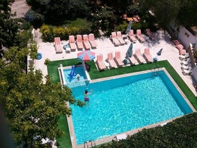 Golden Beach Hotel