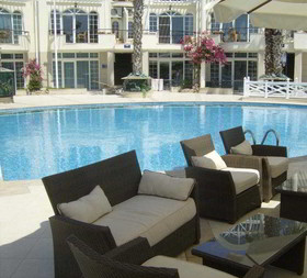 Seahorse Deluxe & Residences