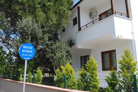 Beyaz Konak Gure