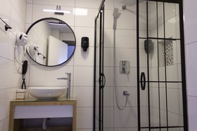 Lopera Deluxe Hotel