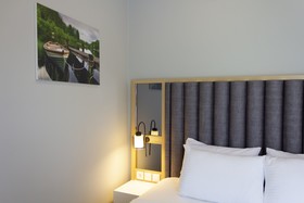 Lopera Deluxe Hotel