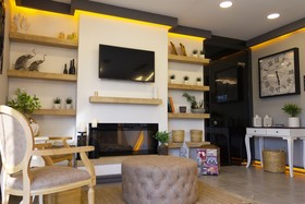 Lopera Deluxe Hotel