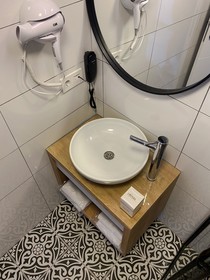 Lopera Deluxe Hotel