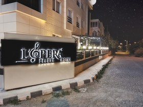 Lopera Deluxe Hotel
