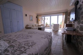 Beyaz Yunus Hotel