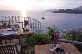 Beyaz Yunus Hotel