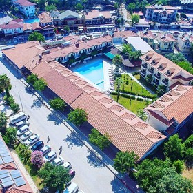 Han Deluxe Hotel & Suites