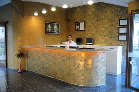 Han Deluxe Hotel & Suites