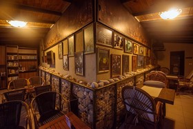 Han Deluxe Hotel & Suites