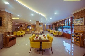 Han Deluxe Hotel & Suites