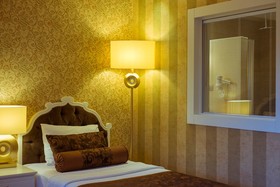 Han Deluxe Hotel & Suites