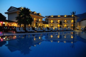 Han Deluxe Hotel & Suites