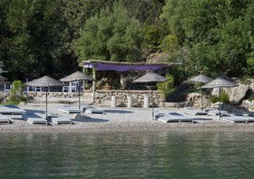 Hillside Beach Club