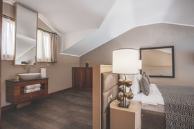 Orka Cove Hotel Penthouse & Suites
