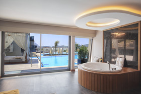 Orka Cove Hotel Penthouse & Suites