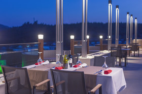 Orka Cove Hotel Penthouse & Suites
