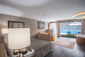 Orka Cove Hotel Penthouse & Suites