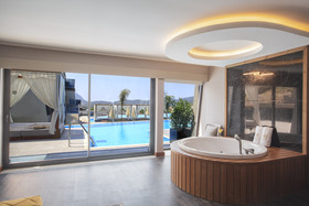 Orka Cove Hotel Penthouse & Suites