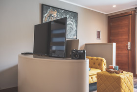 Orka Cove Hotel Penthouse & Suites